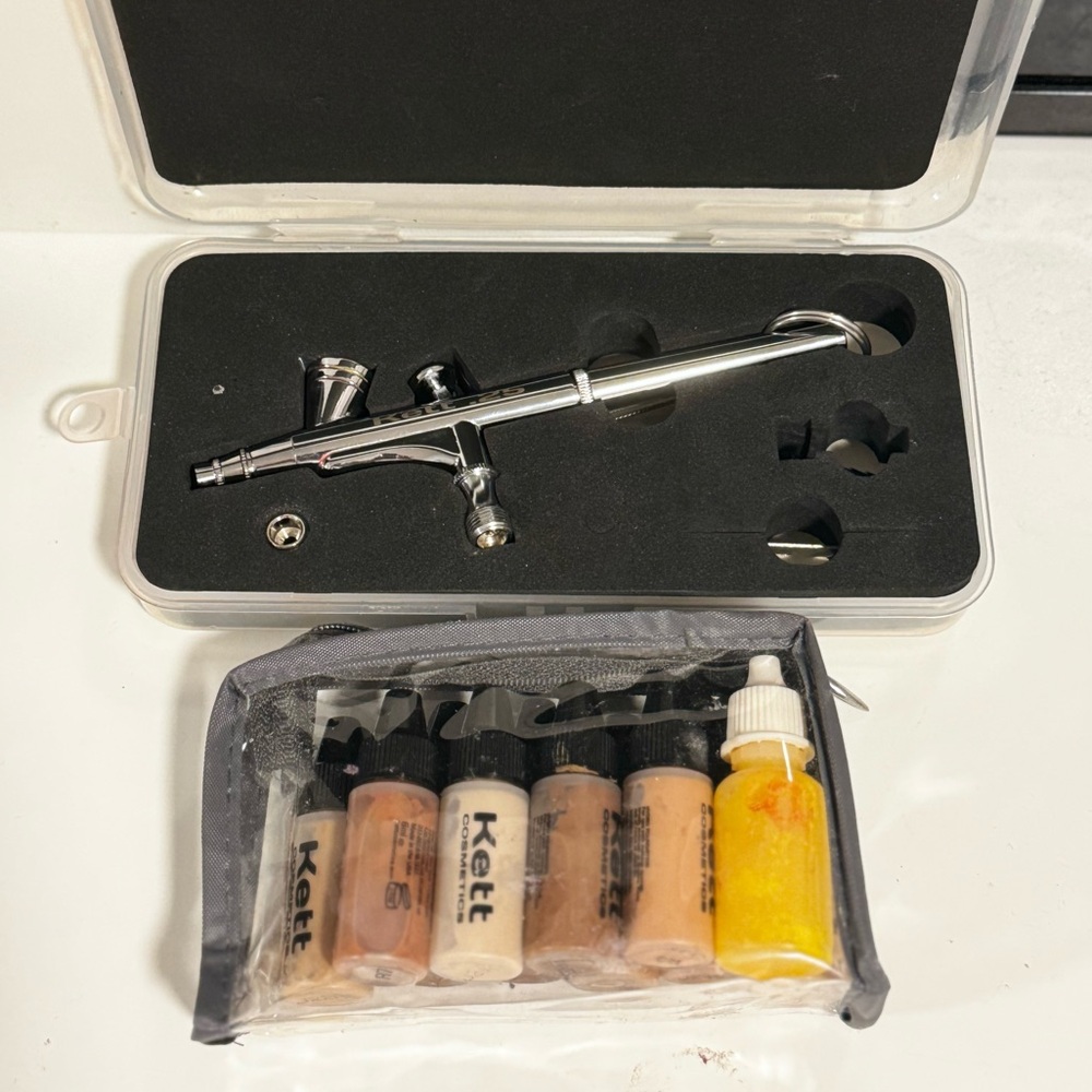 KETT COSMETICS - Airbrush foundation + Airbrush tool